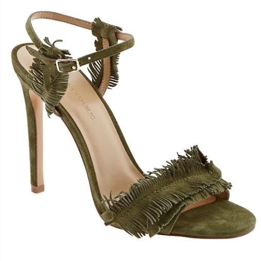 Banana Republic Bryn Feather-Fringe Heels in 7.5